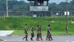 Америкалық солдат әуежайдан түсе сала Солтүстік Кореяға қашып кетті