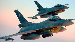 F-16 жойғыш ұшақтарын басқару: АҚШ Украинаның ұшқыштарын дайындықтан өткізеді