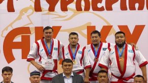 Қарулы күштердің спортшылары қазақ күресінде жеңіске жетті