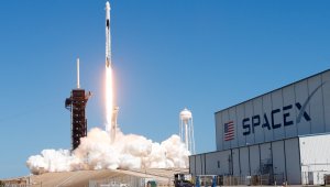 SpaceX зымыраны жұма күні жаңа Starlink спутниктік тобымен орбитаға шығады
