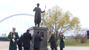 Астанада Юнус Эмренің ескерткіші бой көтерді