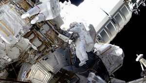 NASA-ның екі ғарышкері сыртқы монтаждау жұмысын жүргізгеннен кейін бортқа оралды