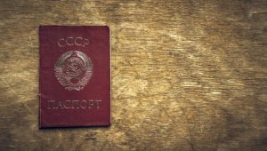 КСРО паспортымен жүрген: зейнет жасындағы әжей алғаш рет куәлік алды