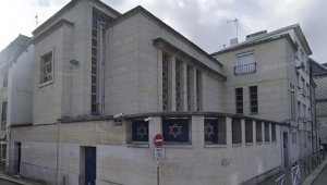 Францияда синагогаға от қойған адамды полиция атып өлтірді
