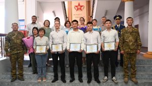 Запастағы сарбаздарға білім сертификаттары табысталды