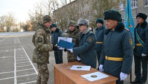 Сарбаздарды шығарып салу салтанаты