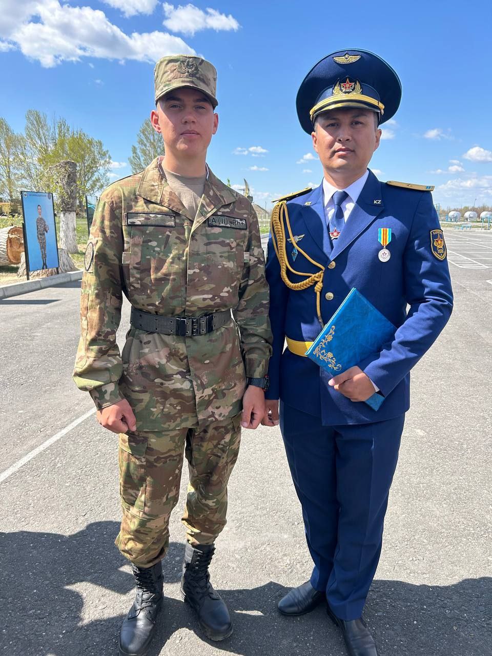 Олар мас әйелді шеңбер бойымен сиқтырды